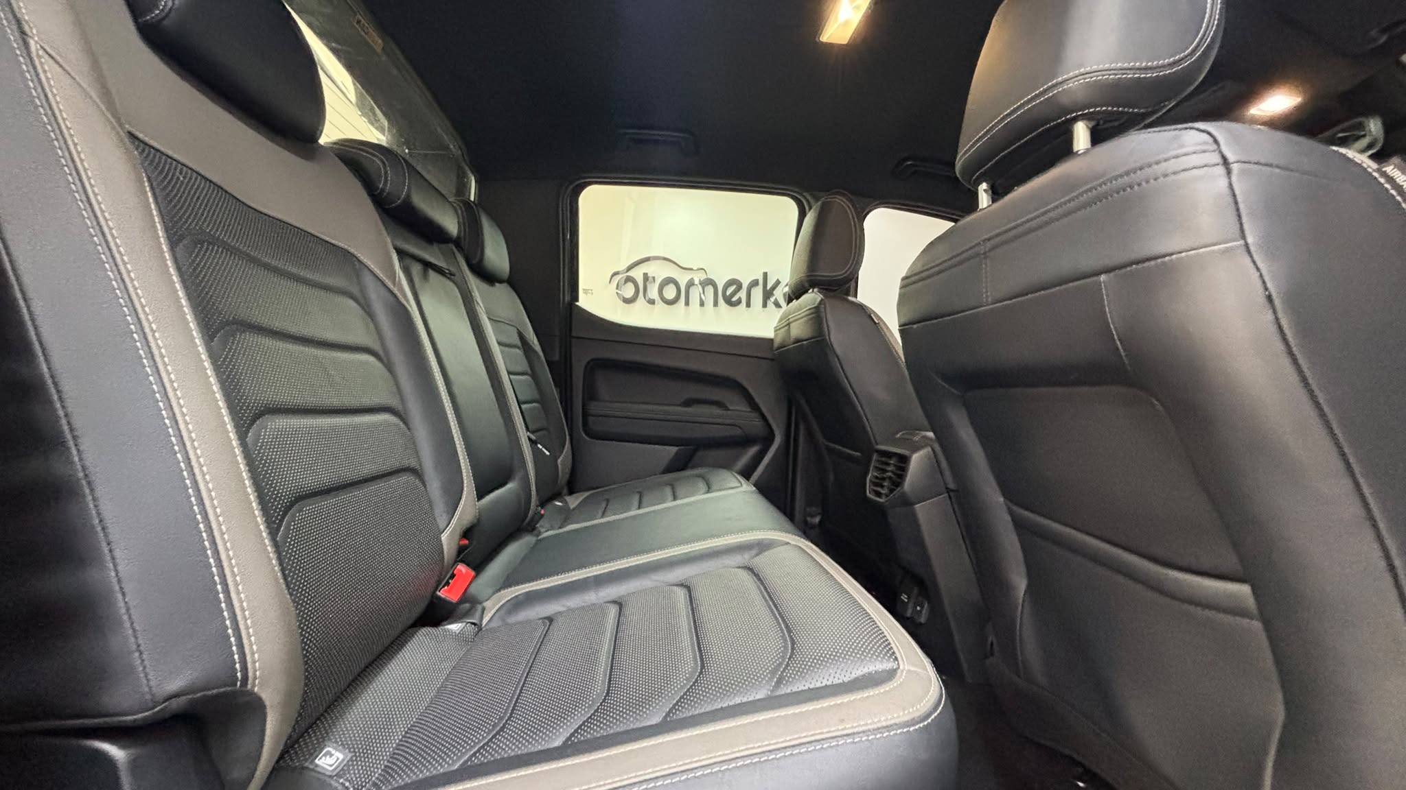 VOLKSWAGEN AMAROK 17